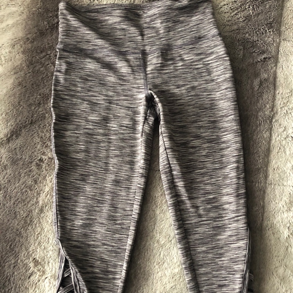 Forever 21 workout capris with cute design